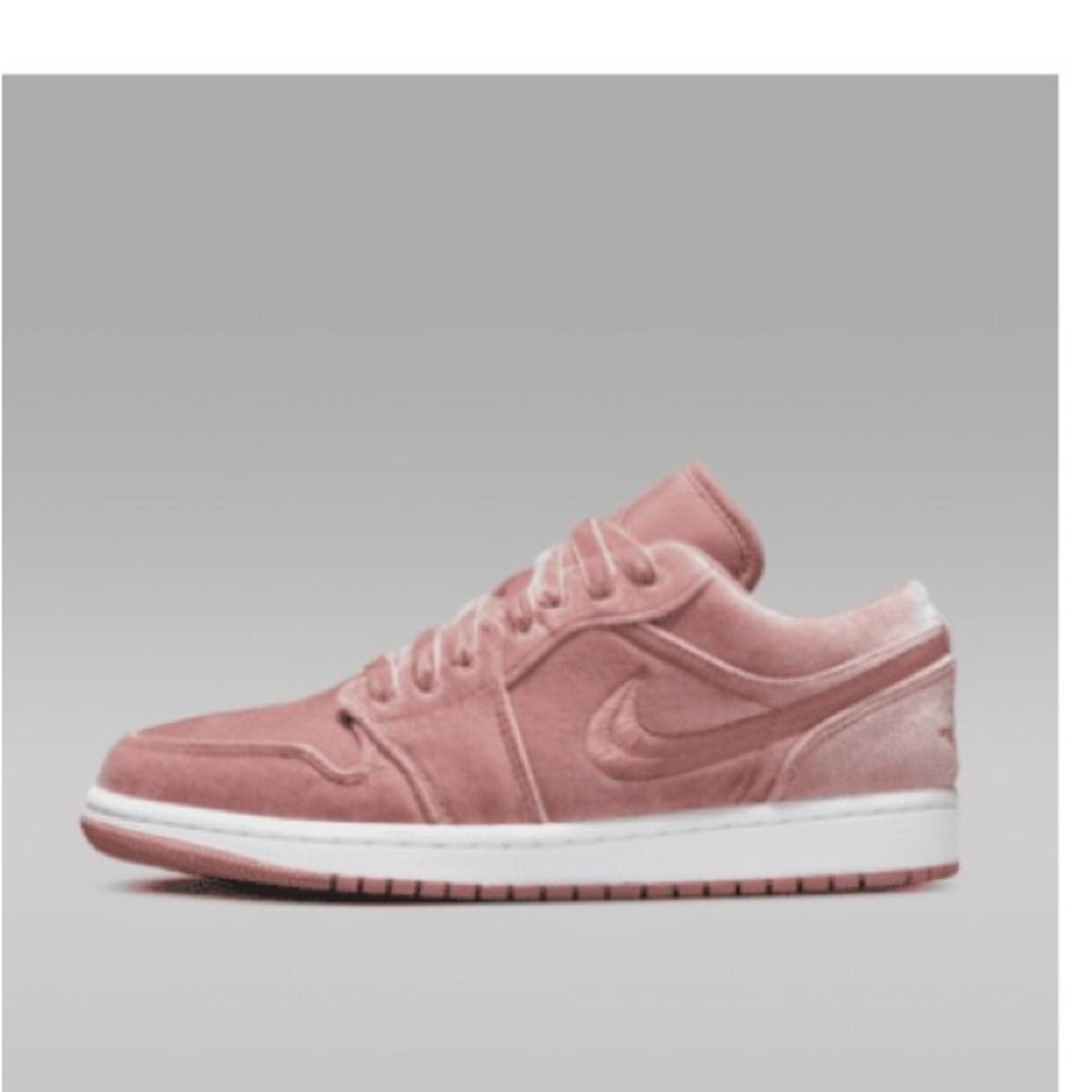 Women’s Jordan 1 Low SE velvet pink and white size 8.5